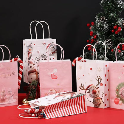 EDWINENE 24 Stück Papiertüten Weihnachten Geschenktüten mit Henkel, Weihnachtstaschen aus Kraftpapier, Geschenkverpackung für Weihnachtsfeier begünstigt Süßigkeitenparty